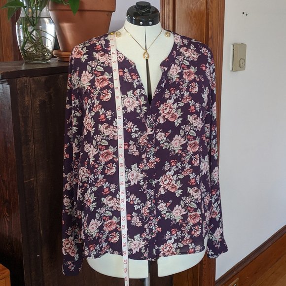 F21+ violet purple & floral button down blouse top - Picture 3 of 8